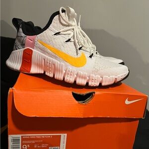 Nike Women’s White and Yellow Sneakers